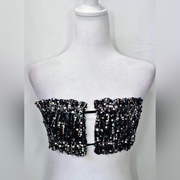 Small Sequin Two-Piece Set - Picture 4 of 7